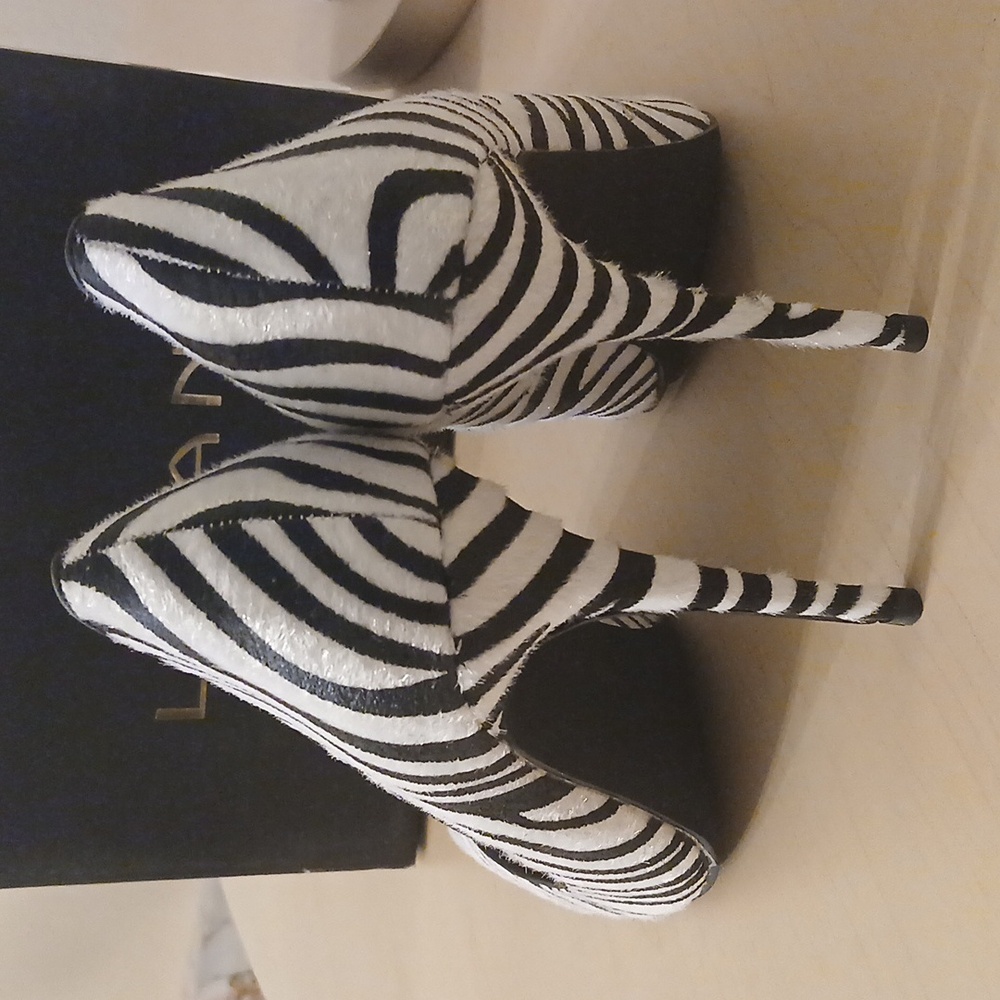 Zebra Heels - Picture 8 of 8